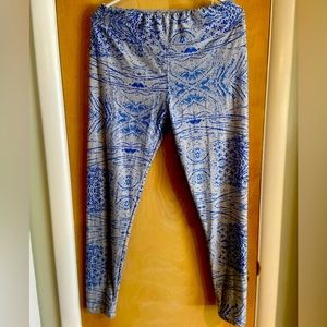 Women’s tall and curvy Lularoe leggings
